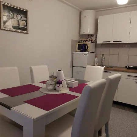 Amela Apartman